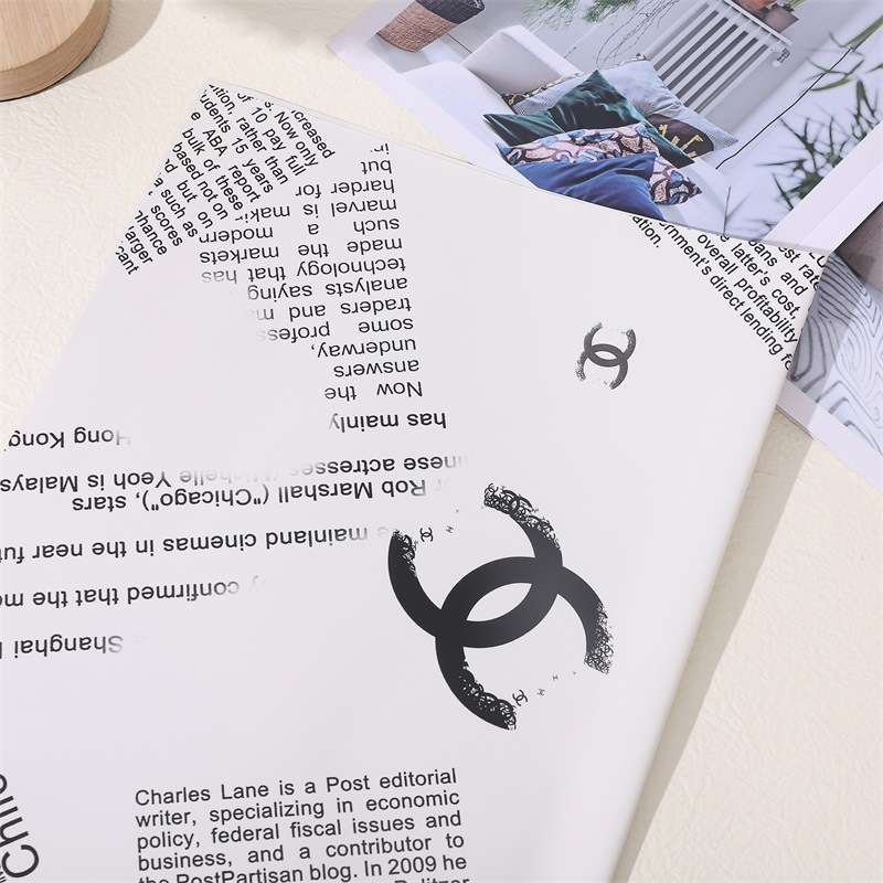 Chanel márkájú csomagolópapír